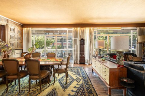 Dzīvoklis Barcelona, Spānijā 4 istabas, 198 m2 Nr. 150513