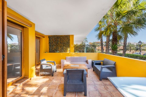 Huoneisto myytävänä Punta Prima, Alicante, Espanja, 2 makuuhuonetta, 128 m2 No. 166200 - kuva 2