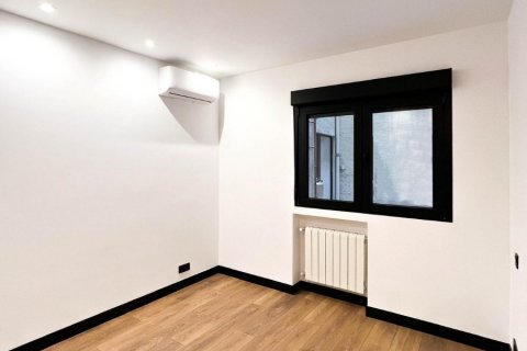 Apartment for sale in Madrid, Spain 2 bedrooms, 103 sq.m. No. 67419 - photo 8
