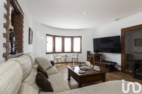 Dom w Sant Boi de Llobregat, Barcelona, Hiszpania 6 sypialni, 300 mkw. nr 154139 – zdjęcie 17