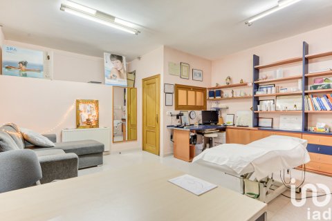 Dom w L'Escala, Girona, Hiszpania 5 sypialni, 212 mkw. nr 154140 – zdjęcie 25