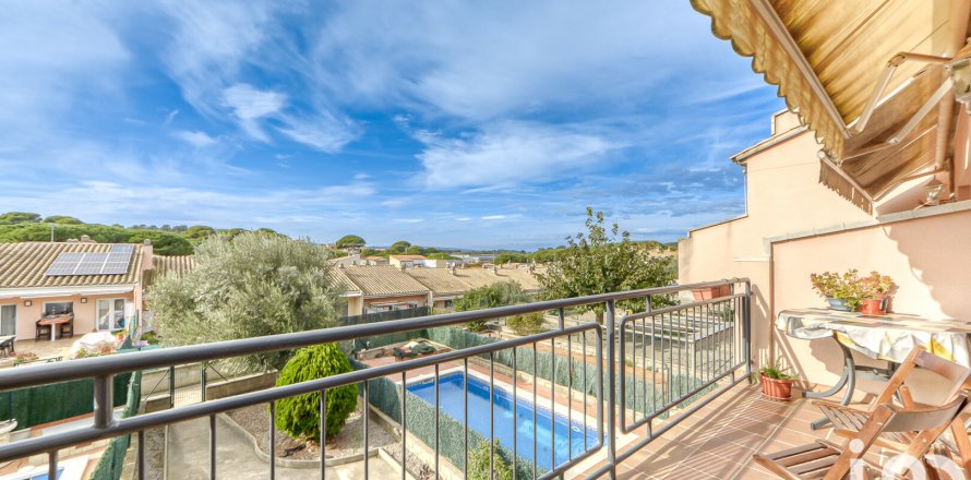 Dom w L'Escala, Girona, Hiszpania 5 sypialni, 212 mkw. nr 154140