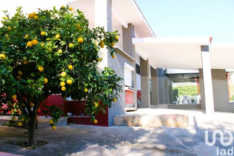 Дом в Ла-Бисбаль-дель-Пенедес, Таррагона, Испания 7 спален, 155м2 №154138