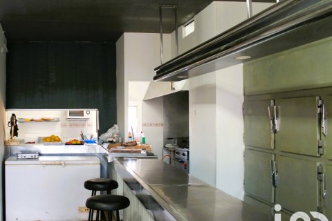 Talo myytävänä La Bisbal Del Penedes, Tarragona, Espanja, 7 makuuhuonetta, 155 m2 No. 154138 - kuva 23