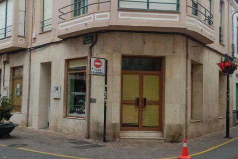 Casa a Santa Maria del Paramo, Leon, Spagna 9 camere da letto, 632 mq. N° 154135