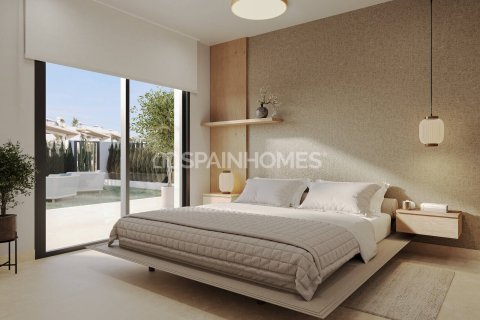 Kattohuoneisto myytävänä Torrevieja, Alicante, Espanja, 3 makuuhuonetta, 97 m2 No. 161599 - kuva 10
