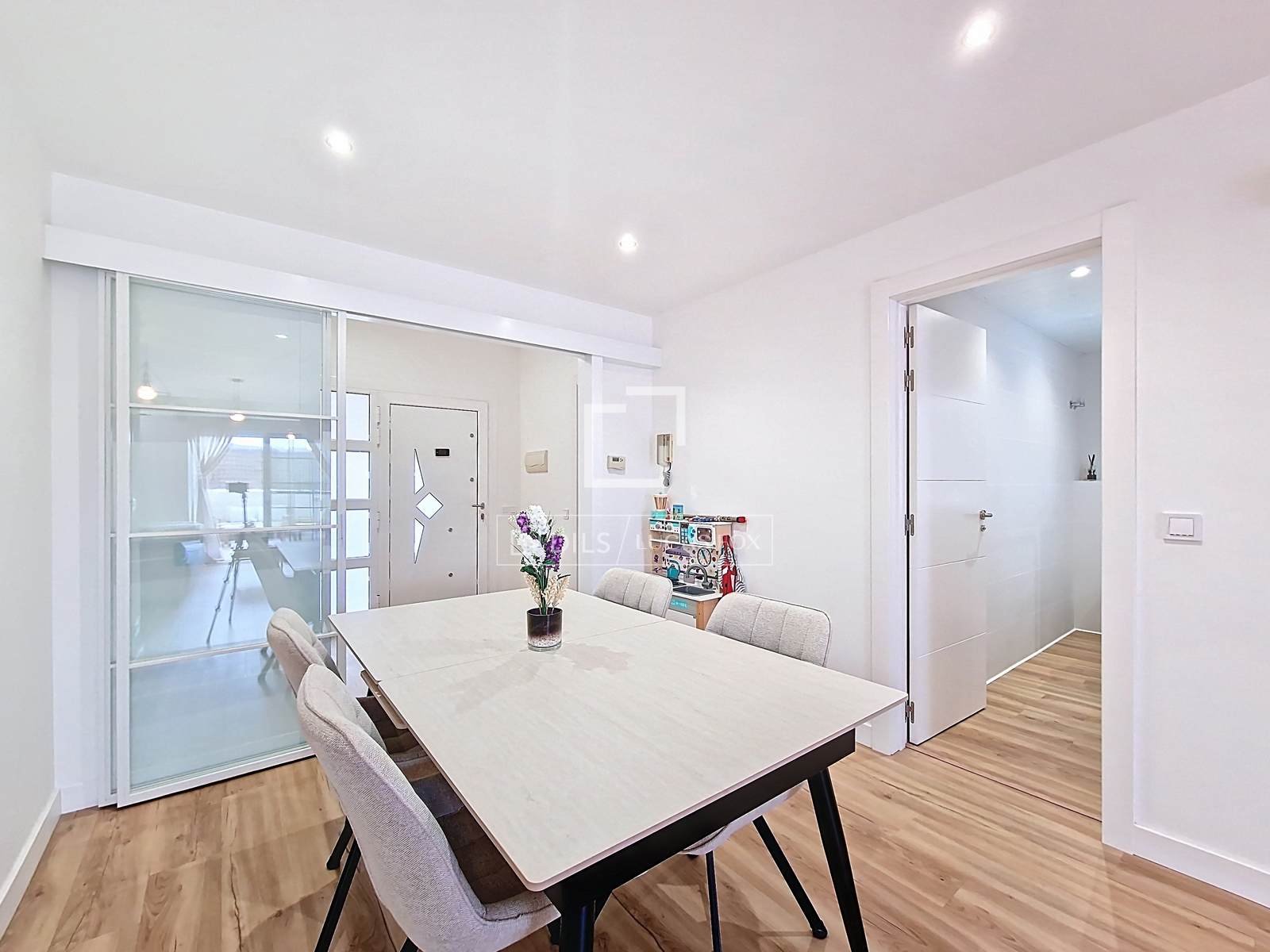 Villa i Vilanova i la Geltru, Barcelona, Spanien 4 sovrum, 176 kvm. Nr. 161381