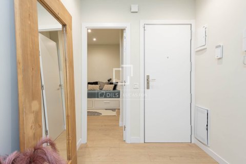 Lägenhet till salu i Barcelona, Spanien 3 sovrum, 92 kvm. Nr. 161382 - foto 23