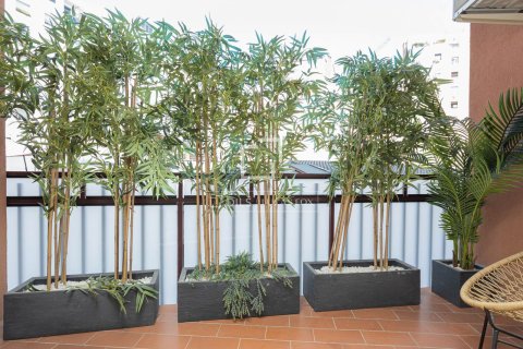 Lägenhet till salu i Barcelona, Spanien 3 sovrum, 92 kvm. Nr. 161382 - foto 7