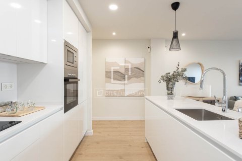 Lägenhet till salu i Barcelona, Spanien 3 sovrum, 92 kvm. Nr. 161382 - foto 9