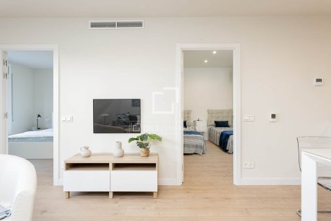 Lägenhet till salu i Barcelona, Spanien 3 sovrum, 92 kvm. Nr. 161382 - foto 15