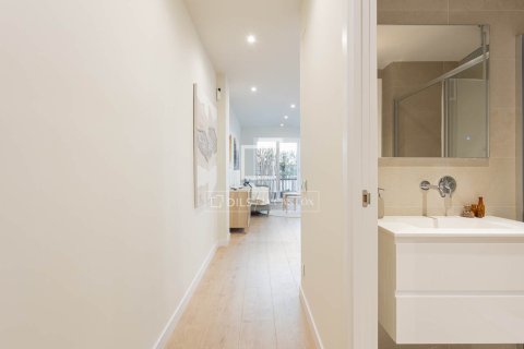 Lägenhet till salu i Barcelona, Spanien 3 sovrum, 92 kvm. Nr. 161382 - foto 27