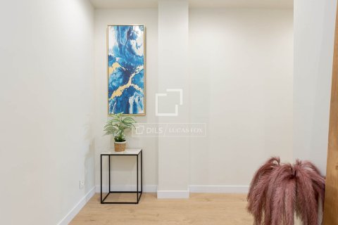 Lägenhet till salu i Barcelona, Spanien 3 sovrum, 92 kvm. Nr. 161382 - foto 29