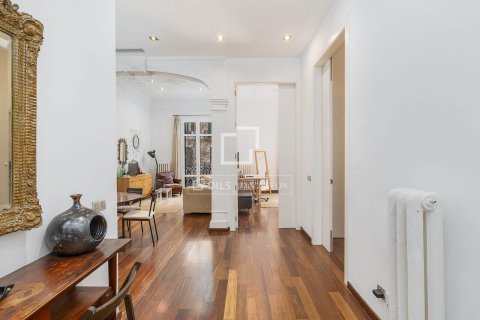 Lägenhet till salu i Barcelona, Spanien 2 sovrum, 82 kvm. Nr. 161380 - foto 14