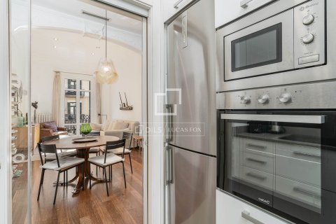 Lägenhet till salu i Barcelona, Spanien 2 sovrum, 82 kvm. Nr. 161380 - foto 11