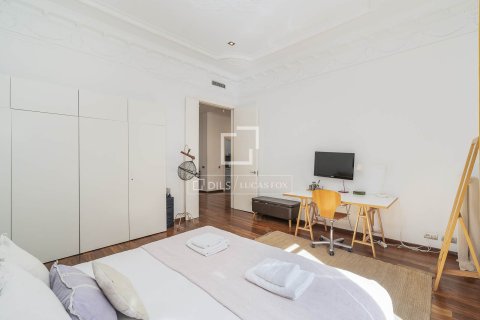 Lägenhet till salu i Barcelona, Spanien 2 sovrum, 82 kvm. Nr. 161380 - foto 20
