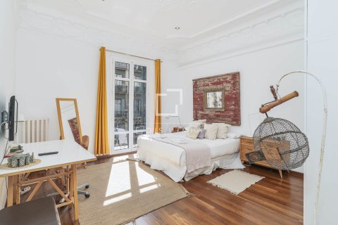 Lägenhet till salu i Barcelona, Spanien 2 sovrum, 82 kvm. Nr. 161380 - foto 15