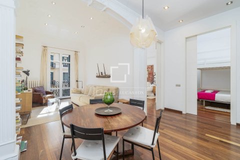 Lägenhet till salu i Barcelona, Spanien 2 sovrum, 82 kvm. Nr. 161380 - foto 13