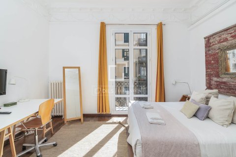 Lägenhet till salu i Barcelona, Spanien 2 sovrum, 82 kvm. Nr. 161380 - foto 16