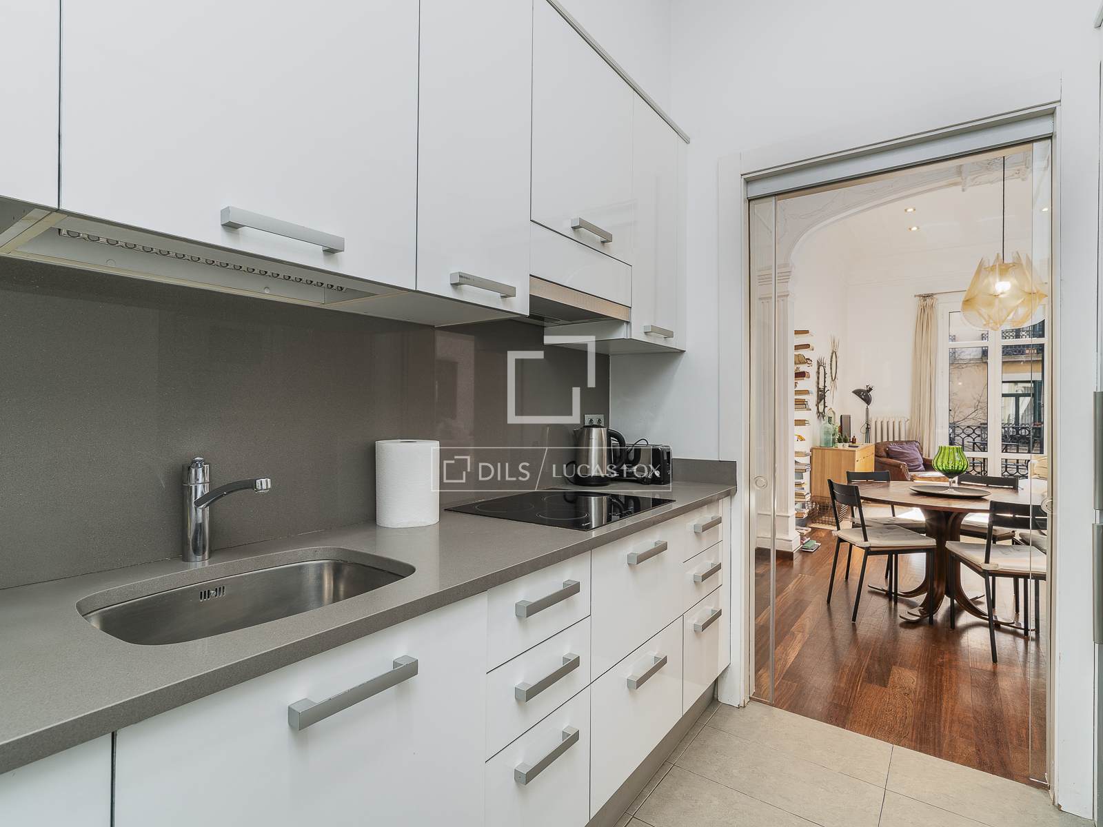 Huoneisto Barcelona, Espanja 2 makuuhuonetta, 82 m2 No. 161380