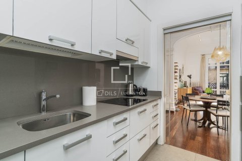 Lägenhet till salu i Barcelona, Spanien 2 sovrum, 82 kvm. Nr. 161380 - foto 9