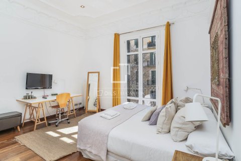 Lägenhet till salu i Barcelona, Spanien 2 sovrum, 82 kvm. Nr. 161380 - foto 17