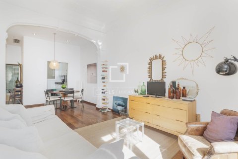 Lägenhet till salu i Barcelona, Spanien 2 sovrum, 82 kvm. Nr. 161380 - foto 2