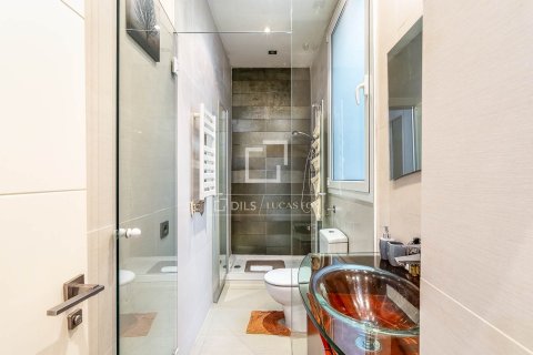 Lägenhet till salu i Barcelona, Spanien 2 sovrum, 82 kvm. Nr. 161380 - foto 21