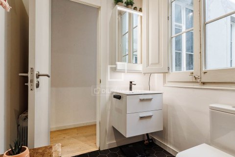 Lägenhet till salu i Barcelona, Spanien 2 sovrum, 105 kvm. Nr. 161384 - foto 19