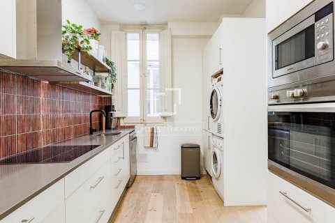 Lägenhet till salu i Barcelona, Spanien 2 sovrum, 105 kvm. Nr. 161384 - foto 14