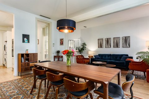 Lägenhet i Barcelona, Spanien 2 sovrum, 105 kvm. Nr. 161384