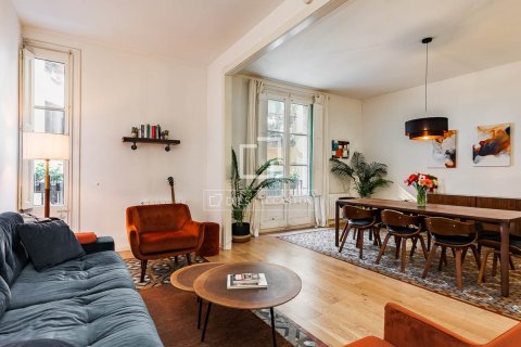 Lägenhet till salu i Barcelona, Spanien 2 sovrum, 105 kvm. Nr. 161384 - foto 3