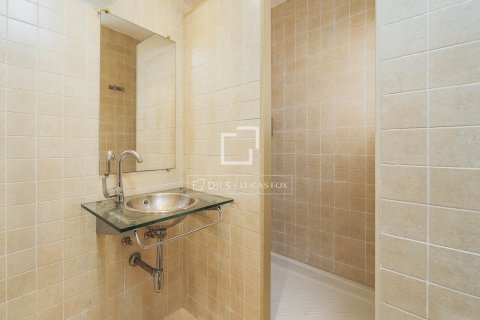 Lägenhet till salu i Barcelona, Spanien 2 sovrum, 63 kvm. Nr. 161379 - foto 22