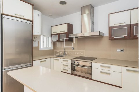 Lägenhet till salu i Barcelona, Spanien 2 sovrum, 63 kvm. Nr. 161379 - foto 14