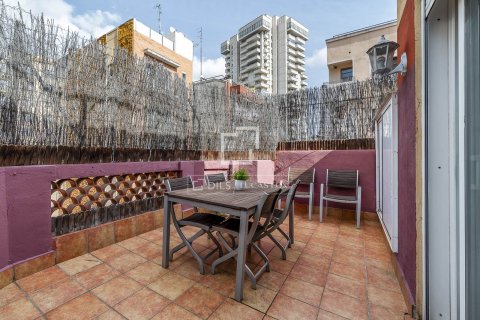 Lägenhet till salu i Barcelona, Spanien 2 sovrum, 63 kvm. Nr. 161379 - foto 2