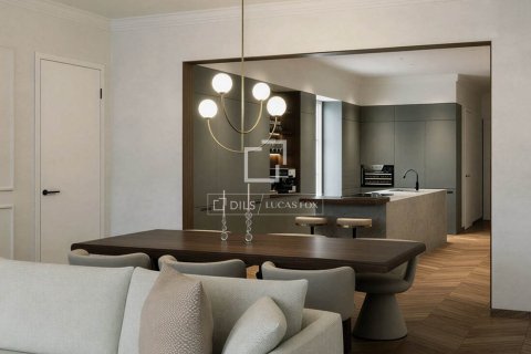 Lägenhet till salu i Barcelona, Spanien 3 sovrum, 192 kvm. Nr. 161378 - foto 3