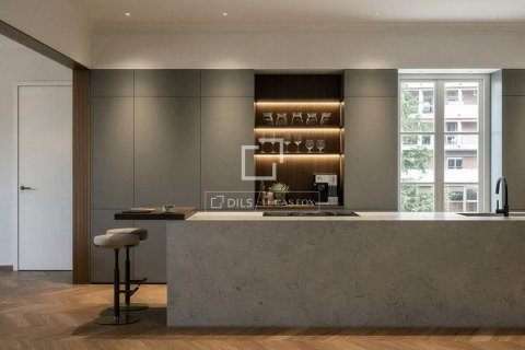 Lägenhet till salu i Barcelona, Spanien 3 sovrum, 192 kvm. Nr. 161378 - foto 4