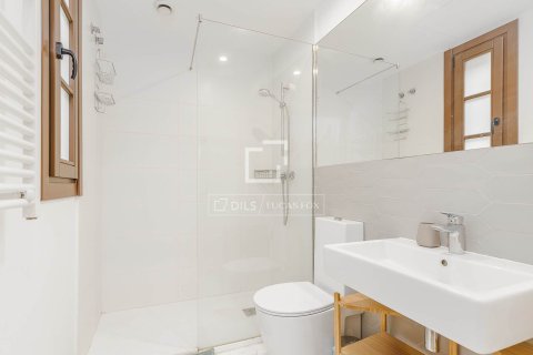 Penthouse à vendre à Barcelona, Espagne, 3 chambres, 111 m2 No. 161383 - photo 4