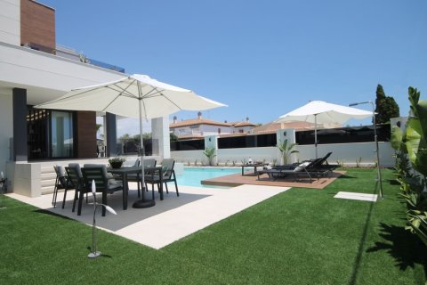 Villa à vendre à Torrevieja, Alicante, Espagne, 3 chambres, 148 m2 No. 145038 - photo 6