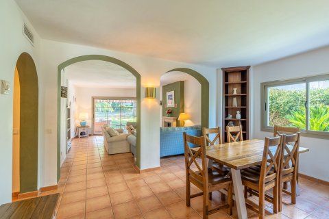 Villa for sale in Santa Ponsa, Mallorca, Spain 3 bedrooms, 224 sq.m. No. 196213 - photo 14