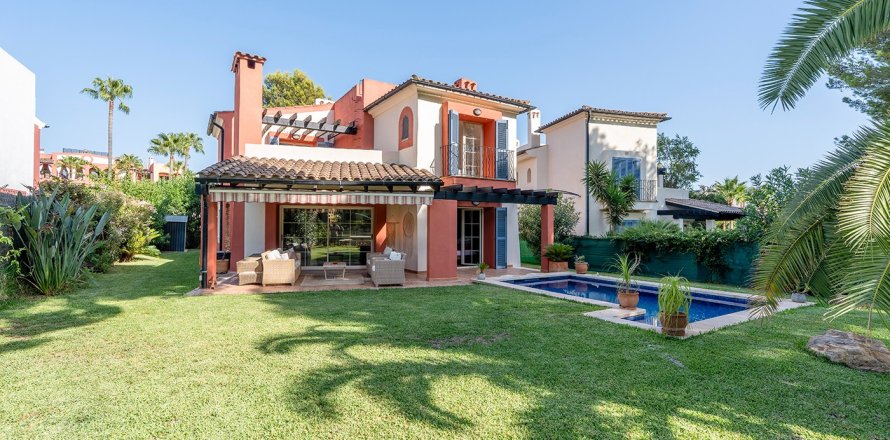Villa in Santa Ponsa, Mallorca, Spain 3 bedrooms, 224 sq.m. No. 196213