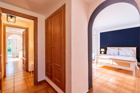 Villa for sale in Santa Ponsa, Mallorca, Spain 3 bedrooms, 224 sq.m. No. 196213 - photo 21