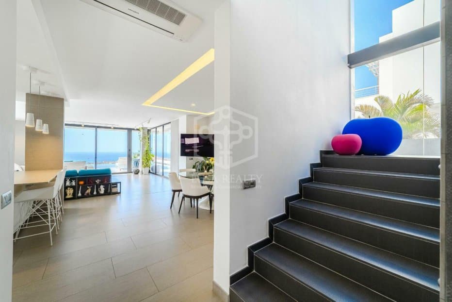 Villa in Adeje, Tenerife, Spain 5 bedrooms, 528 sq.m. No. 146725