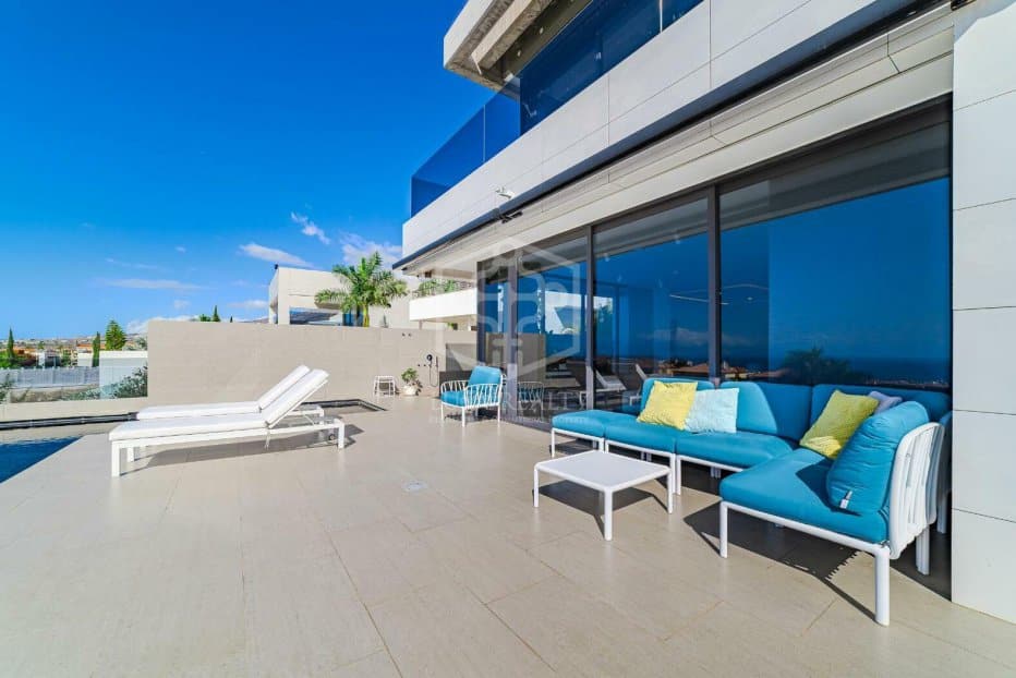Villa in Adeje, Tenerife, Spain 5 bedrooms, 528 sq.m. No. 146725