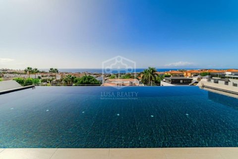 Villa for sale in Adeje, Tenerife, Spain 5 bedrooms, 528 sq.m. No. 146725 - photo 6