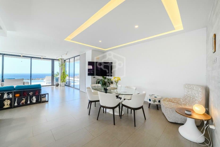 Villa in Adeje, Tenerife, Spain 5 bedrooms, 528 sq.m. No. 146725