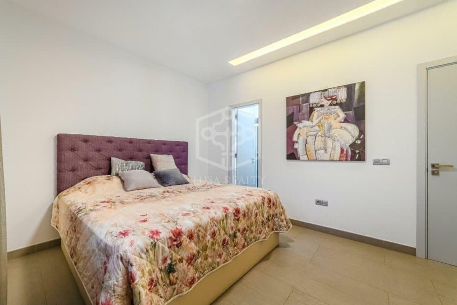 Villa in Adeje, Tenerife, Spain 5 bedrooms, 528 sq.m. No. 146725