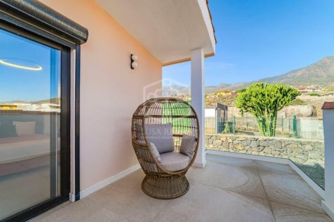 Villa for sale in Candelaria, Tenerife, Spain 4 bedrooms, 246 sq.m. No. 146728 - photo 23