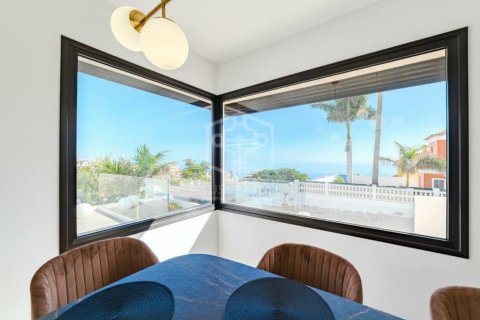 Villa for sale in Candelaria, Tenerife, Spain 4 bedrooms, 246 sq.m. No. 146728 - photo 6