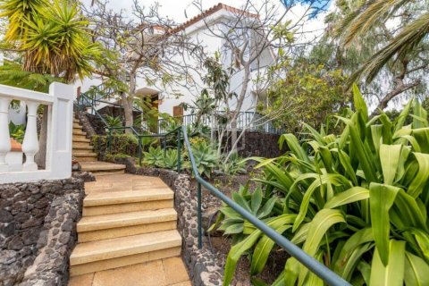 Commercial property for sale in Arona, Tenerife, Spain 27 bedrooms, 1656 sq.m. No. 146724 - photo 18